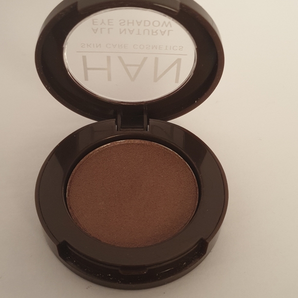 BNIB Han eyeshadow single - Picture 2 of 2